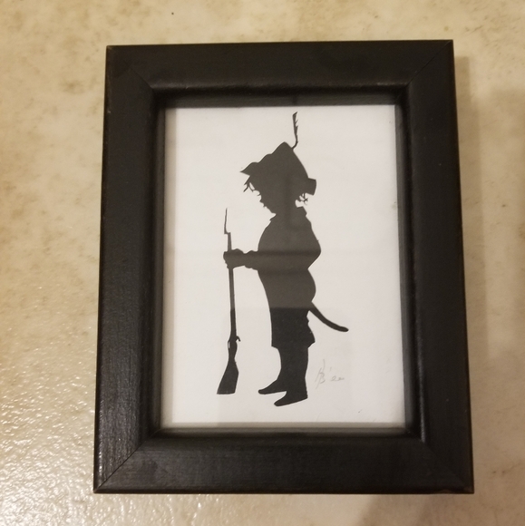 Framed silhouette little solider boy with ruffle gun 3.8x4.8" signed - Picture 1 of 6